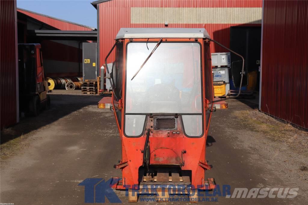 Valmet 604 Hytter och interiör
