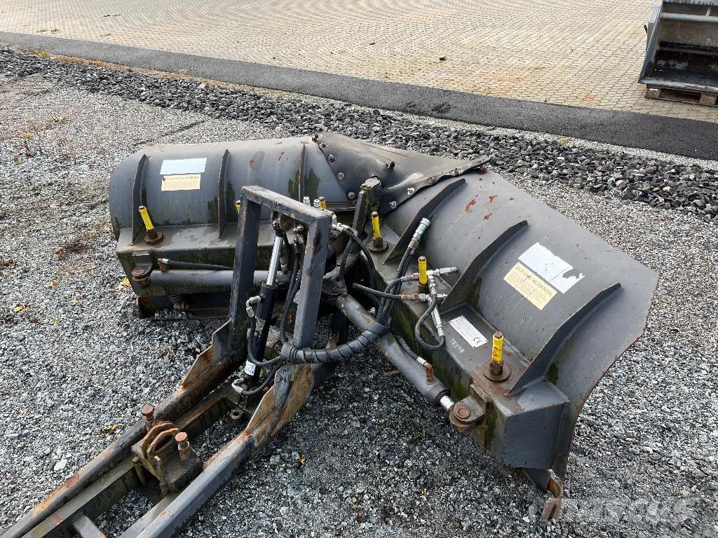 Uni-väg UV 240 vikplog långbom Snöplogar
