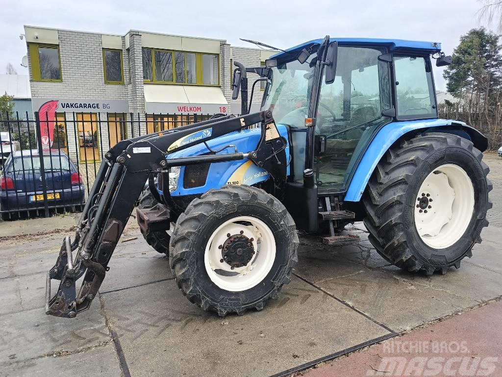 New Holland TL 100 A trekker tractor met front lader boom voor Traktorer
