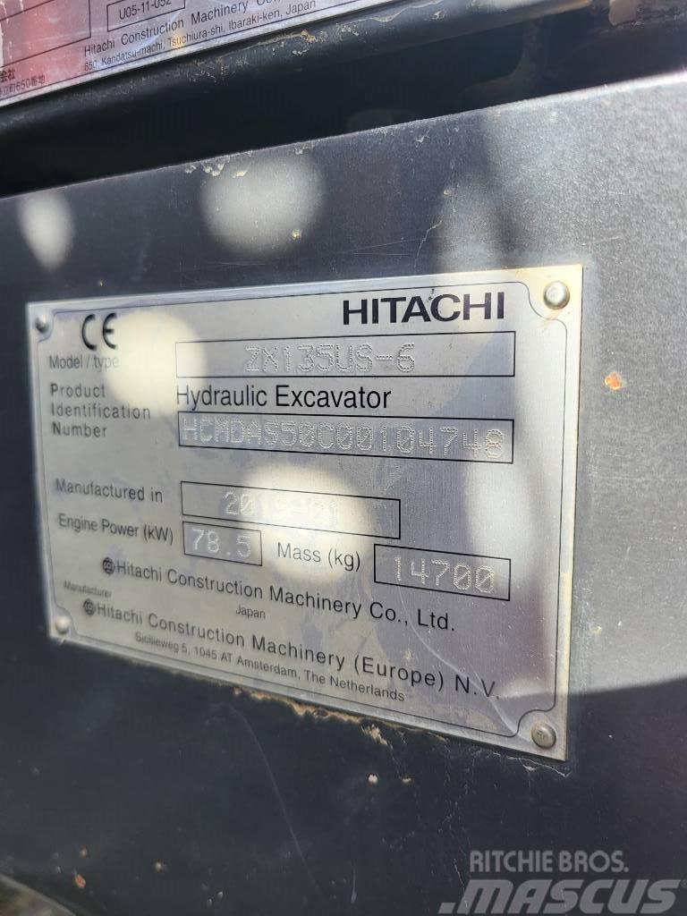 Hitachi ZX 135 US-6 Bandgrävare