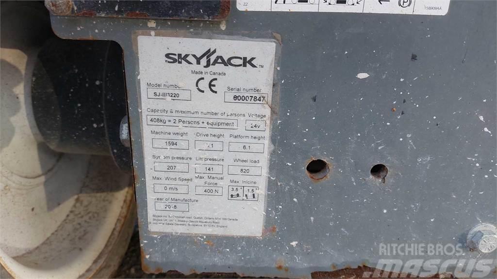 SkyJack SJIII3220 Saxliftar