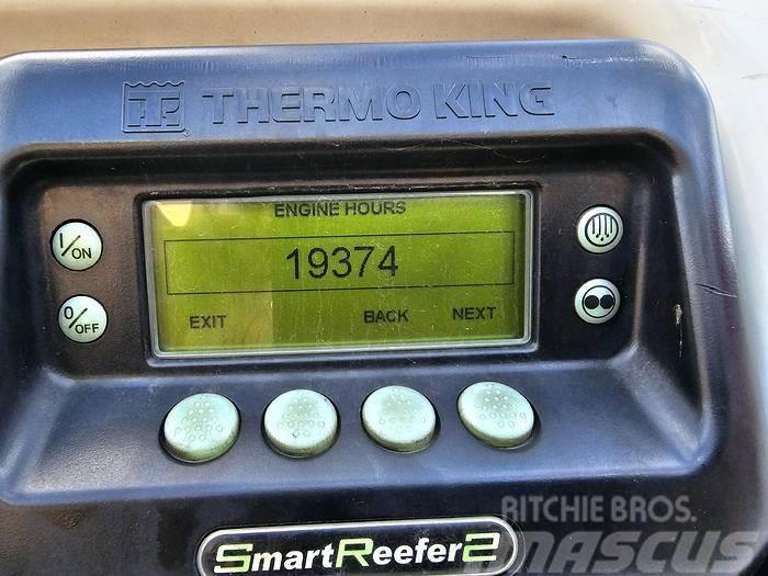 Krone SDR 27 EL4-FB, 3 AXLE FRIDGE TRAILER WITH MEAT RAI Skåptrailer Kyl/Frys/Värme