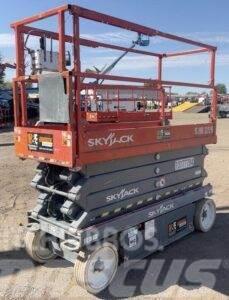 SkyJack SJIII3226 Scissor Lift Saxliftar