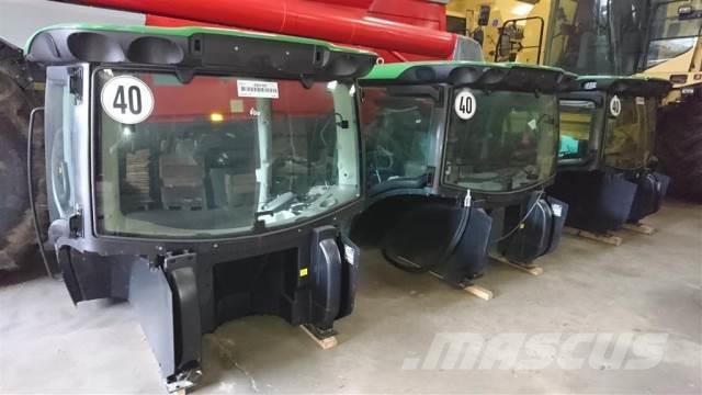 John Deere 6155 Cabins and interior