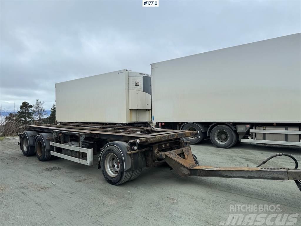 Istrail 3-axle hook trailer w/ tipper Övriga släp