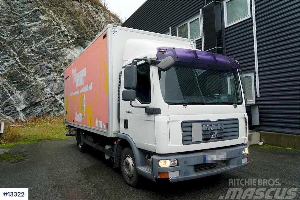 MAN TGL 8.210 Box truck w/ Zepro Lift Skåpbilar