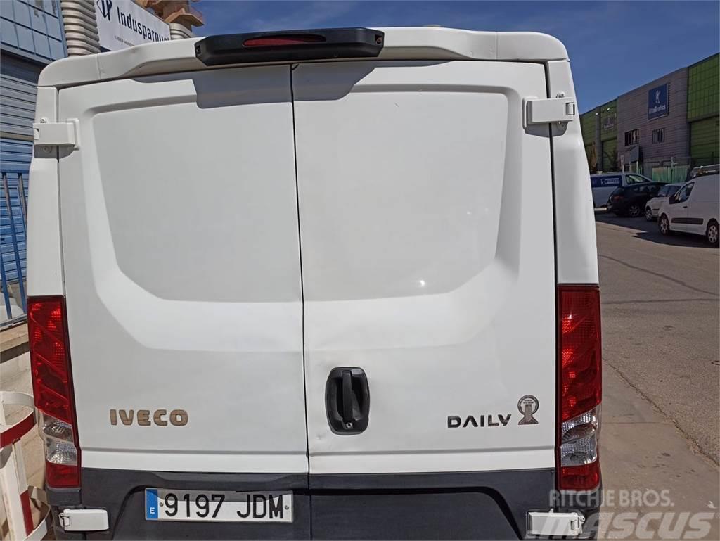 Iveco Daily Furgón 35C13 V 3520 H1 Leaf 9.0 126 Lätta skåpbilar