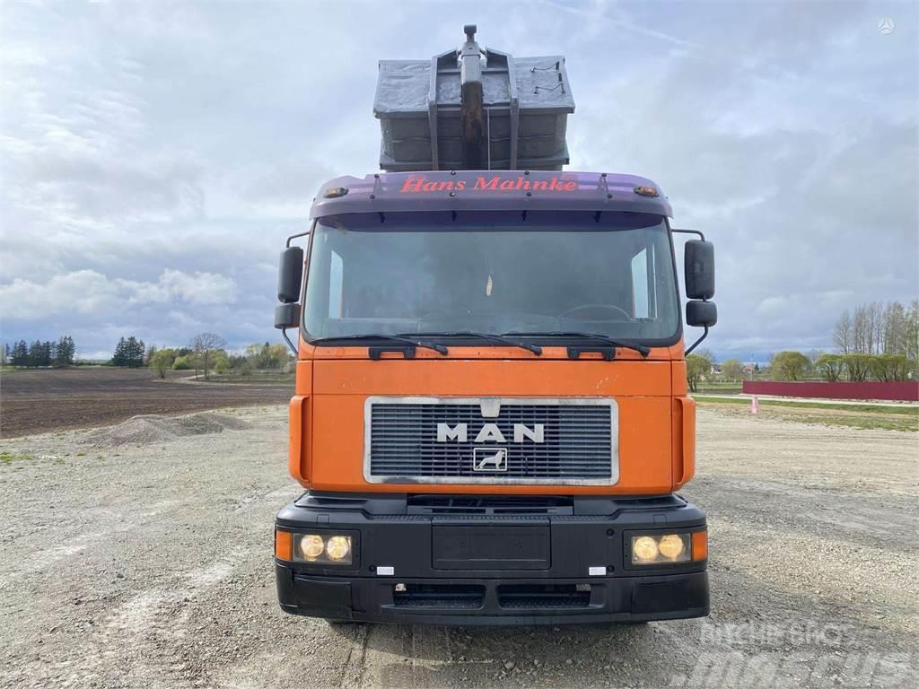 MAN 26.403 , 28 m3 metal container Lastväxlare/Krokbilar