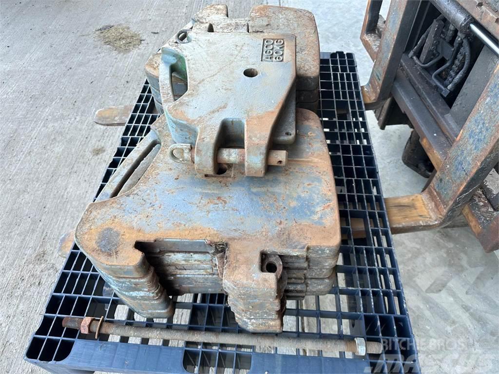 Massey Ferguson Set of front weights with centre tow weight Frontvikter