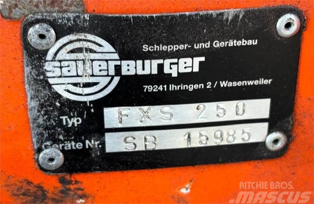 Sauerburger FXS 250, Silageschneidschaufel, 1.100 Silotömmare