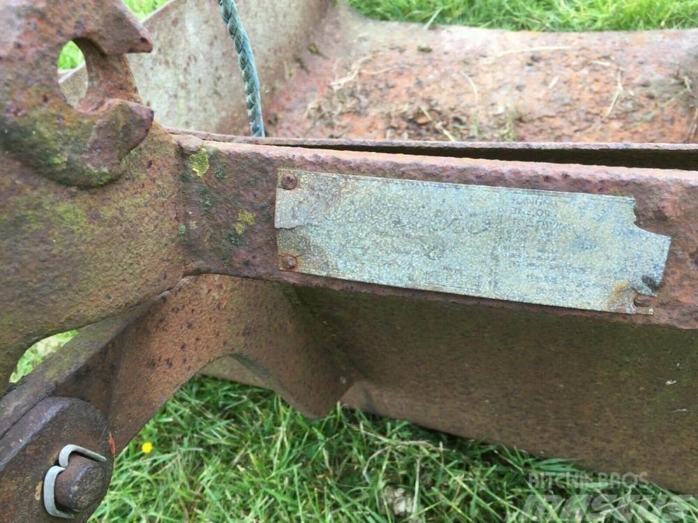 Massey Ferguson rear linkage earth scoop £250 Övriga lantbruksmaskiner