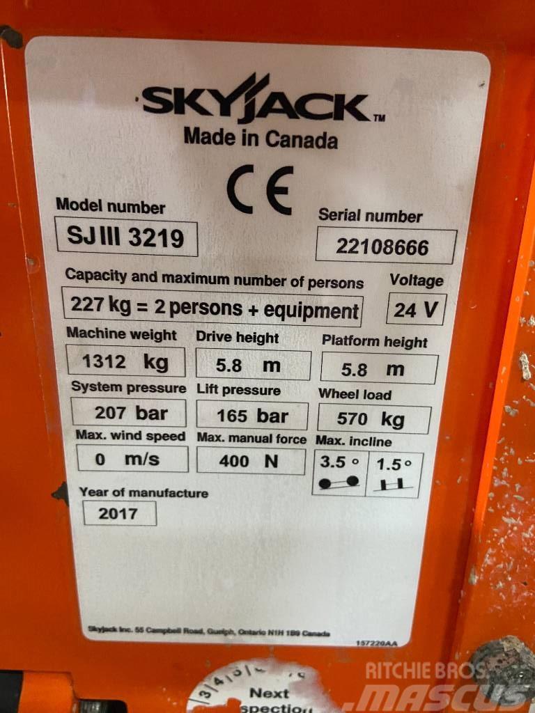 SkyJack SJ 3219 schaarhoogwerker 7,8m hoogwerker Saxliftar