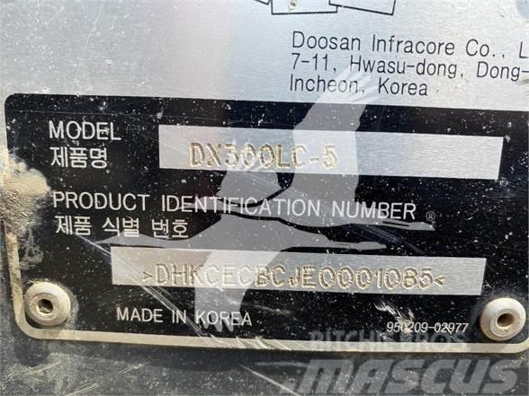 Doosan DX300 LC-5 Bandgrävare