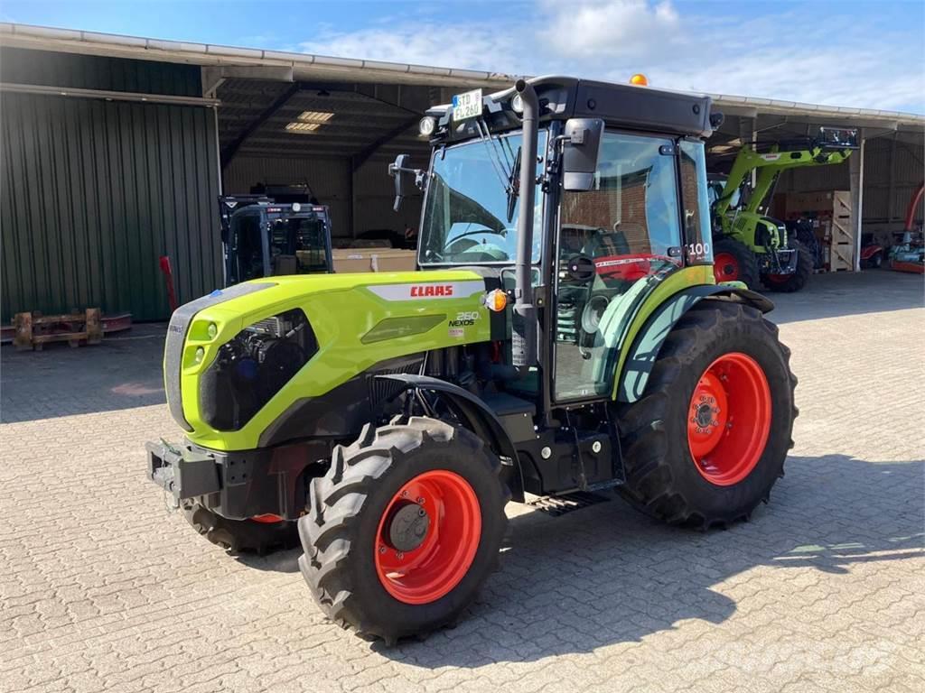 CLAAS Nexos 260 L Advanced Kompakttraktorer