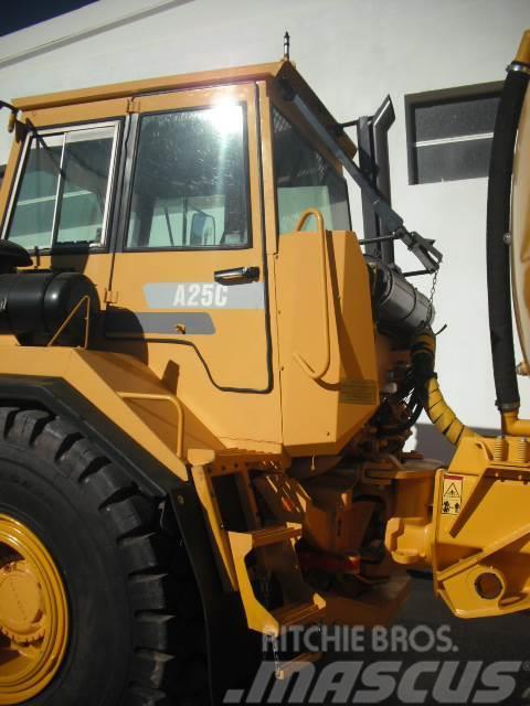 Volvo A25C WITH NEW WATER TANK Midjestyrd dumper
