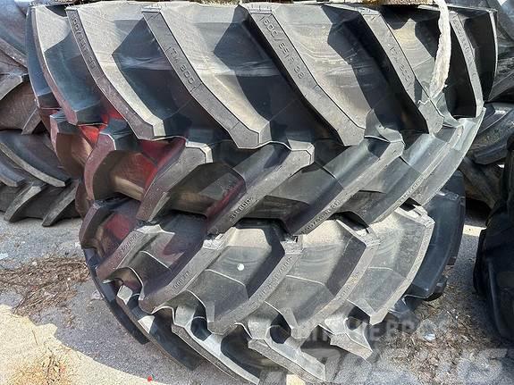 John Deere Hjul par: Trelleborg TM800 600/65R38 Däck, hjul och fälgar