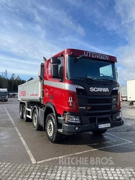 Scania R540 XT B8x4HA med Maur Dumperpåbygg , selges for  Tippbilar