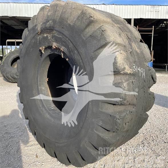 Bridgestone 29.5x29 Däck, hjul och fälgar