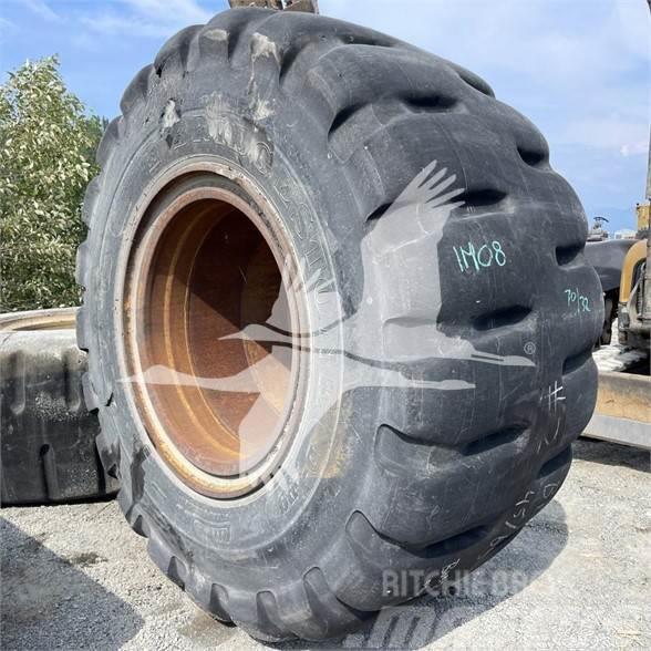Bridgestone 45/65X45 Däck, hjul och fälgar
