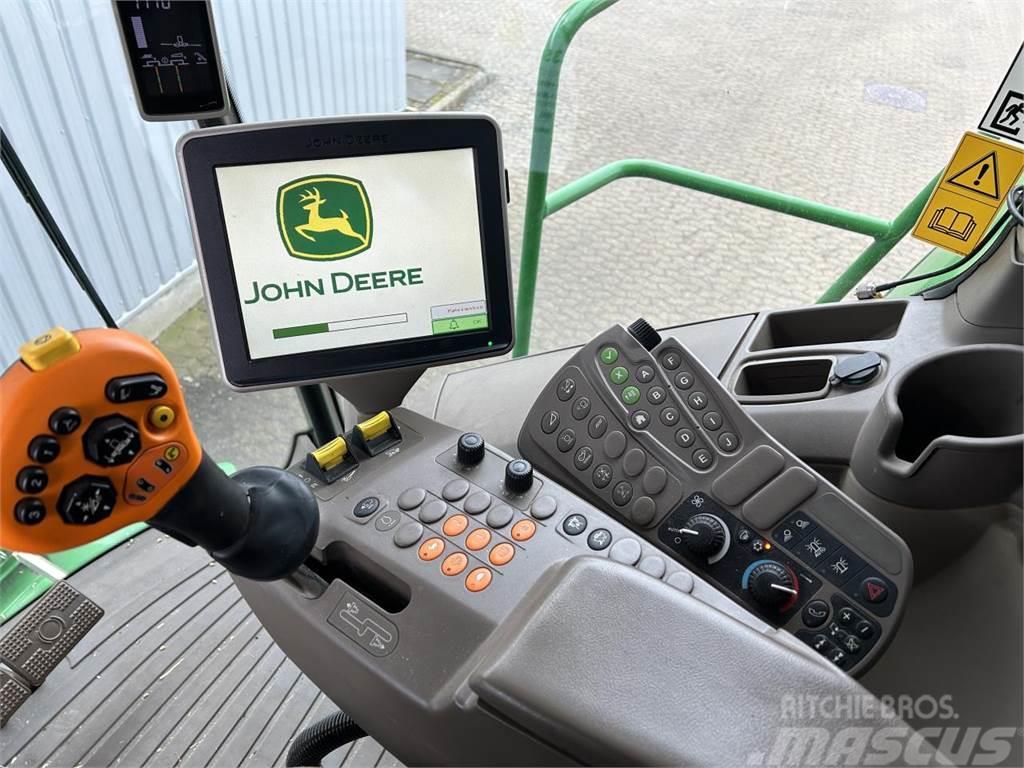 John Deere S690 Skördetröskor