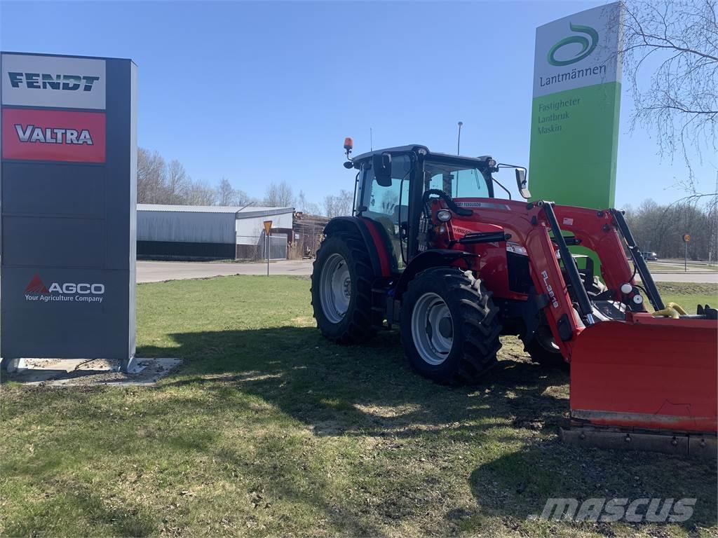 Massey Ferguson 5710M MED LASTARE Traktorer