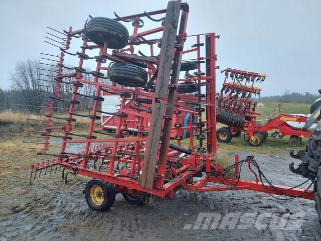 Väderstad NZG 800 Harvar