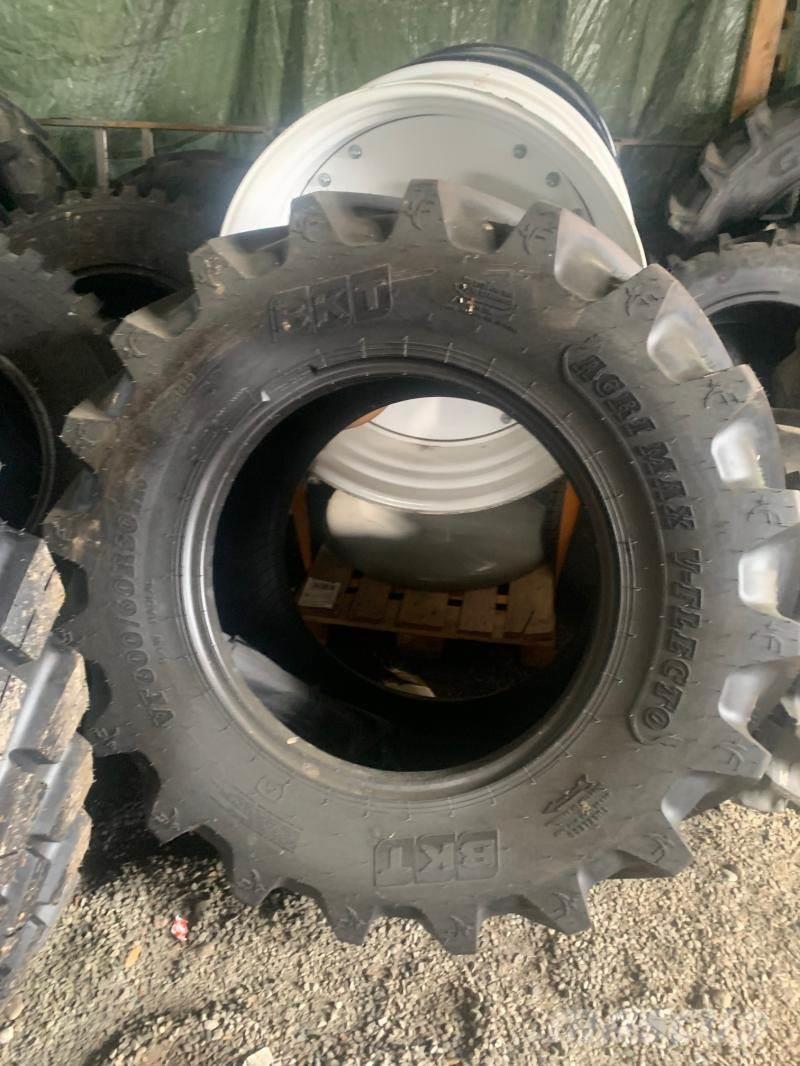 BKT Däck V-Flecto 600/60 R38 Däck, hjul och fälgar