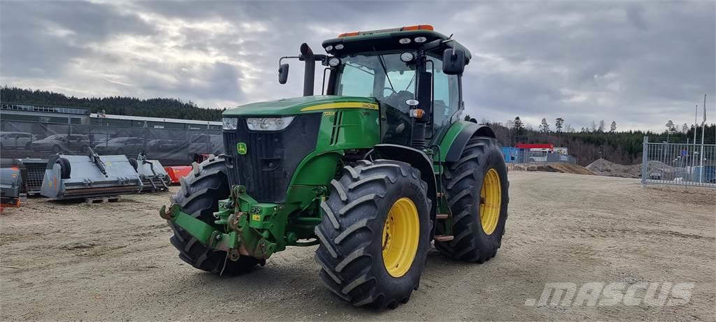 John Deere 7230R TRAKTOR FR.LYFT PTO Traktorer
