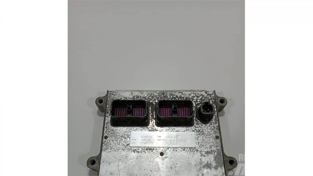 Cummins /Tipo: ISDE Unidade de Controlo Motor Cummins 4988 Elektronik