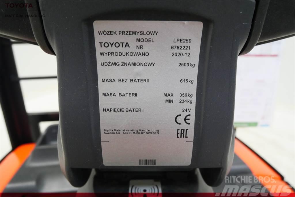 Toyota LPE250 Låglyftare med plattform