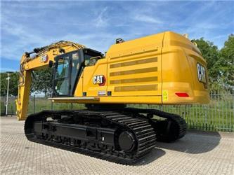 CAT 352 from 2023 with only 820 hours EPA and CE