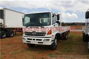 Hino 500,1726, WITH NEW 8.000 METRE LONG DROPSIDE BODY