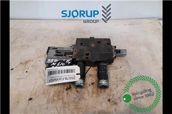 Deutz-Fahr Agrotron M610 Remote control valve
