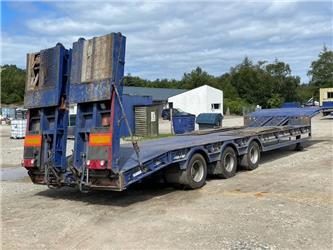 King GTS 44/3 Low loader trailer