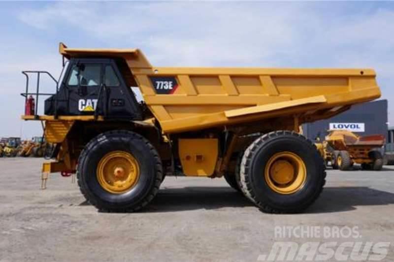 CAT 773E Midjestyrd dumper