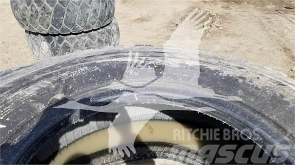 Bridgestone SNOW V-STEEL Däck, hjul och fälgar