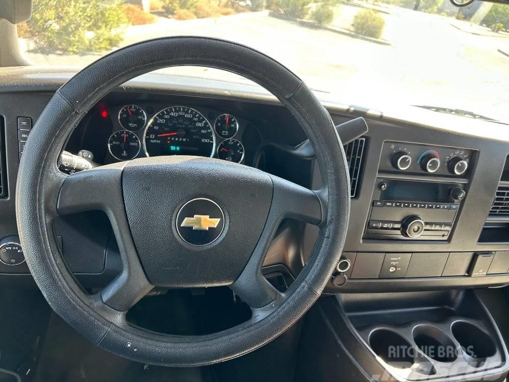 Chevrolet Express G 3500 Flakbilar/Pickuper