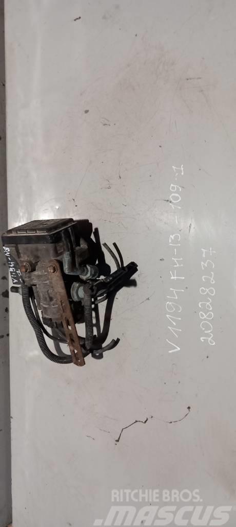 Volvo FH13.440 EBS brake valve 20828237 Bromsar