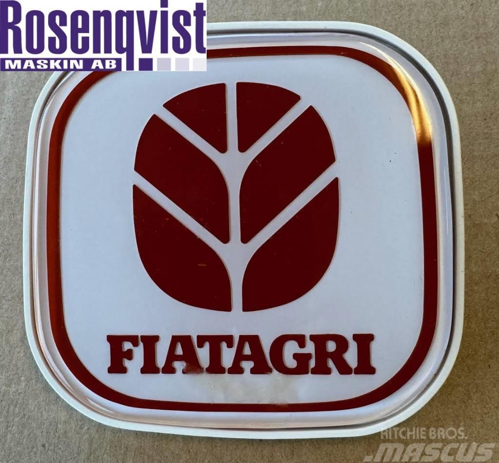 Fiat New genuine Fiat badge 5135072, 5130753 Hytter och interiör