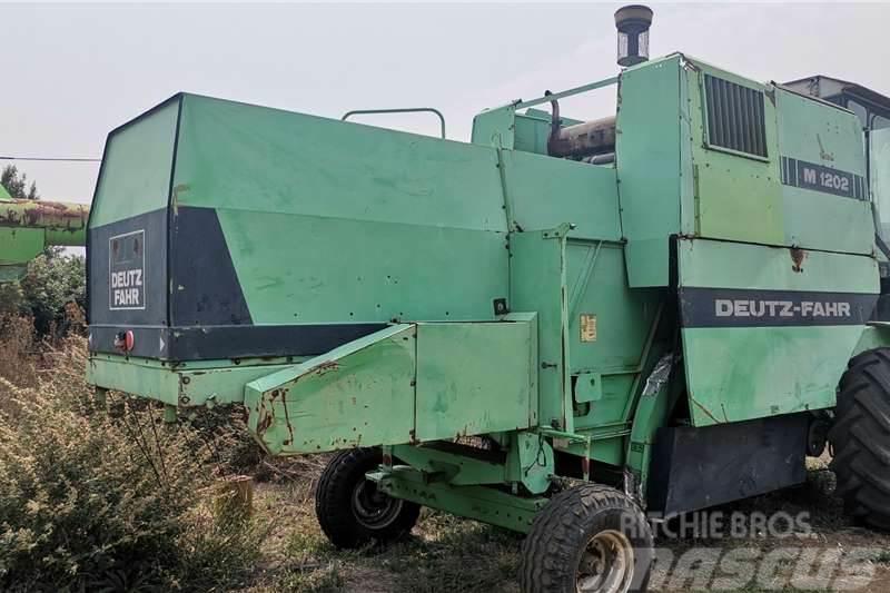Deutz -Fahr M1202 Combine Harvester Traktorer
