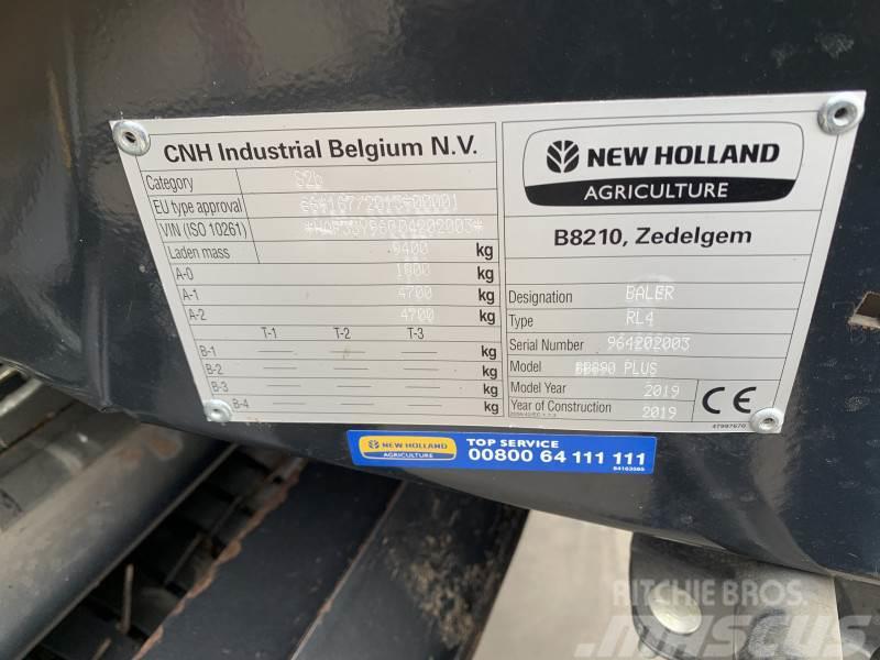 New Holland BIGBALER 890 RC PLUS Fyrkantspressar