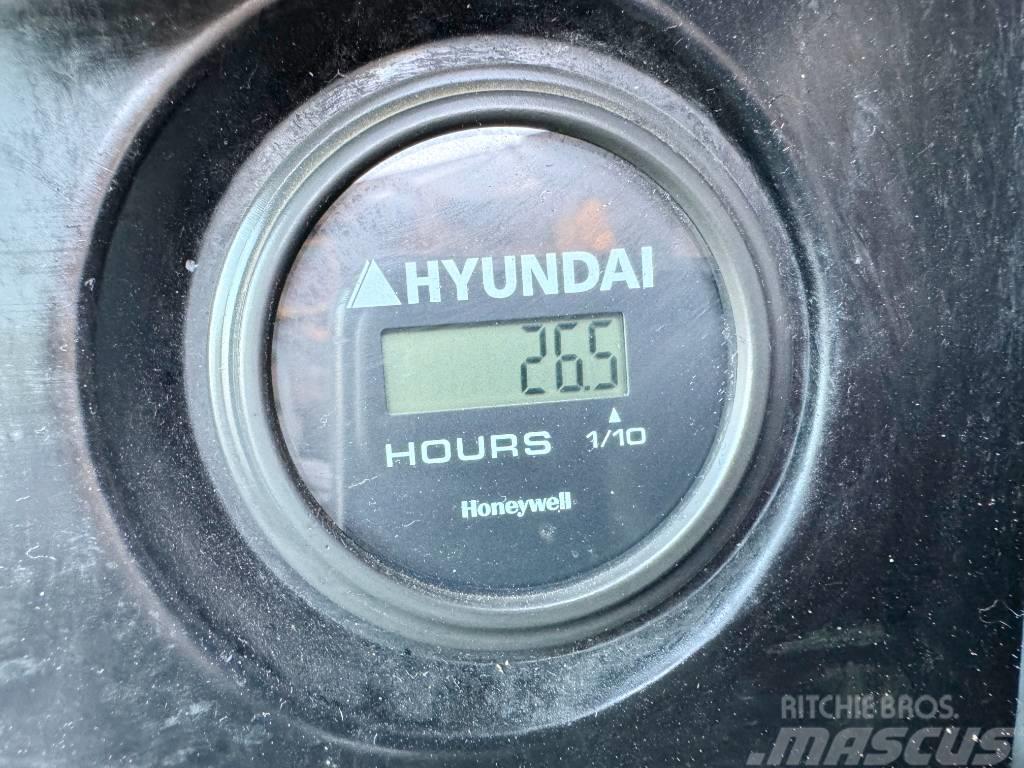Hyundai R215 Excellent Condition / Low Hours Bandgrävare
