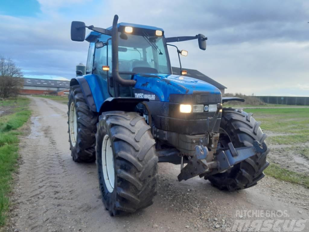 New Holland TM 150 med frontlift Traktorer