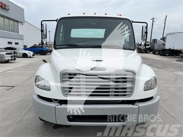 Freightliner BUSINESS CLASS M2 106 Chassier