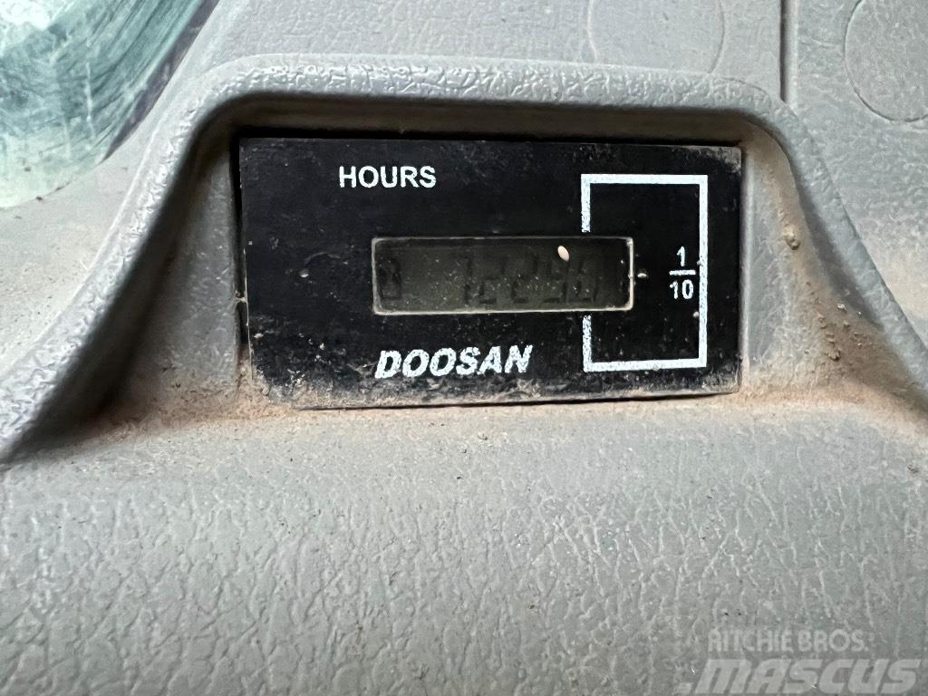 Doosan DX 255 LC-5 Bandgrävare