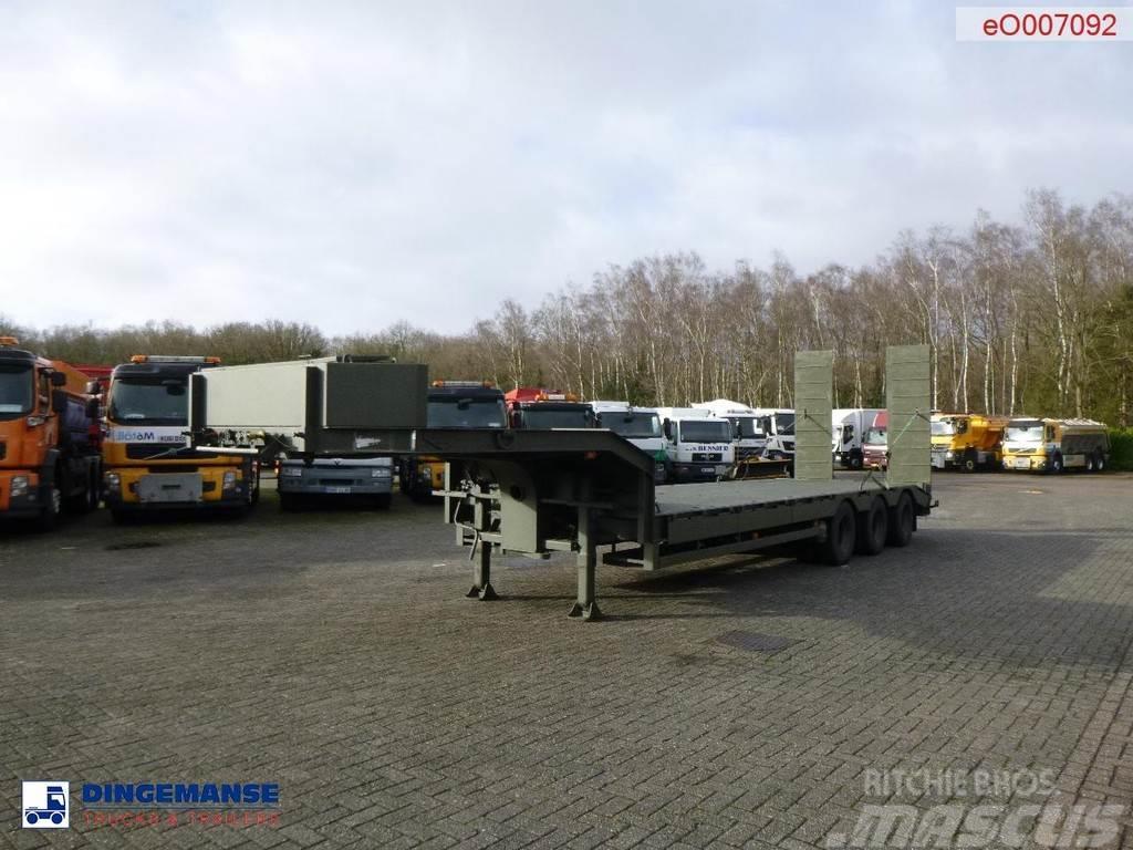 Broshuis 3-axle semi-lowbed trailer E-2130 / 73 t + ramps Flaktrailer
