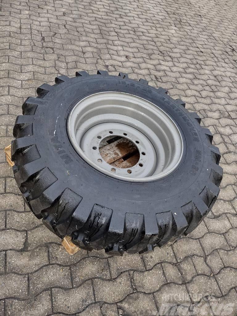 Mitas Reifen vom Atlas AR95 Däck, hjul och fälgar