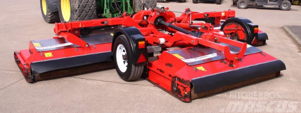 Trimax S4 493 Trailed rotary mower Monterade och påhängda gräsklippare