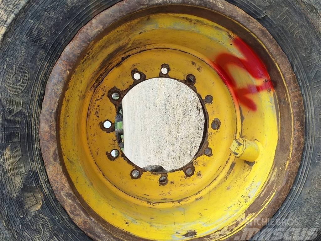 John Deere 1510 24x26,5 Däck, hjul och fälgar