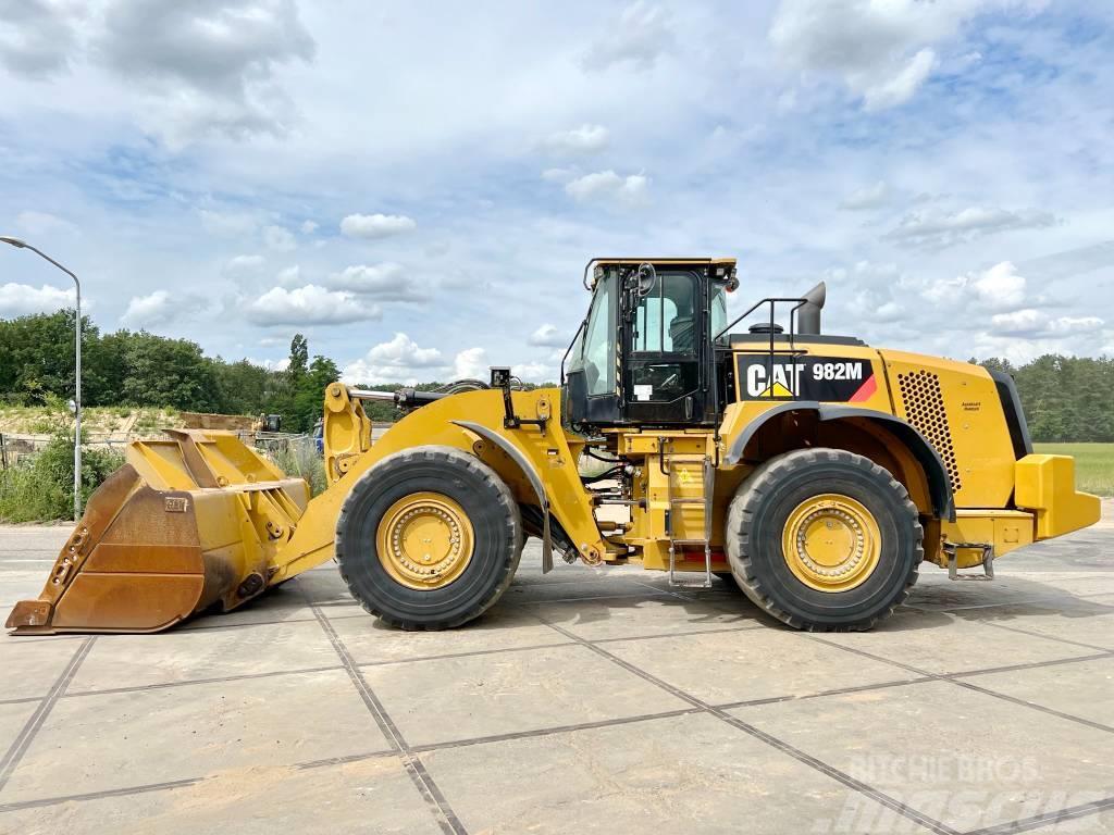CAT 982M Excellent Condition / Well Maintained Hjullastare